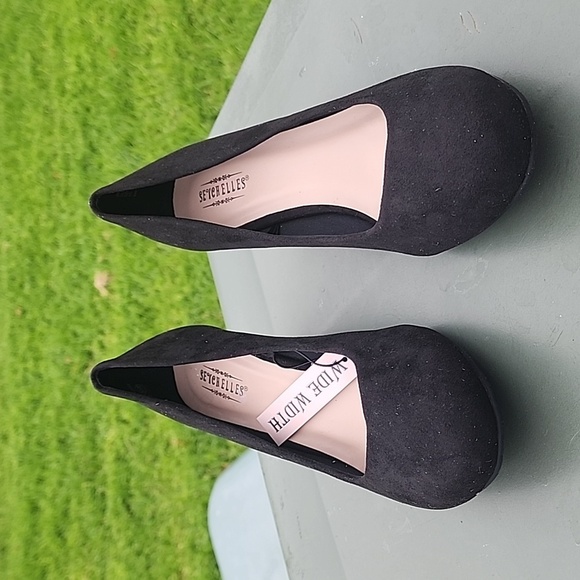 Seychelles Gertrude Heels Women's 8.5 Black Suede Leather Wedge Slip On NWOT - Picture 2 of 9